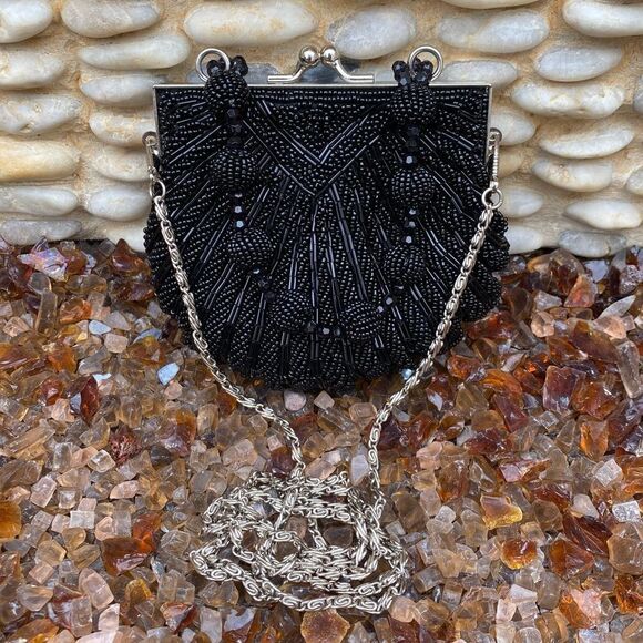 Black Beaded Shell Crossbody/Clutch Bag w/Beaded handle & Removable Strap EUC! - Picture 1 of 4